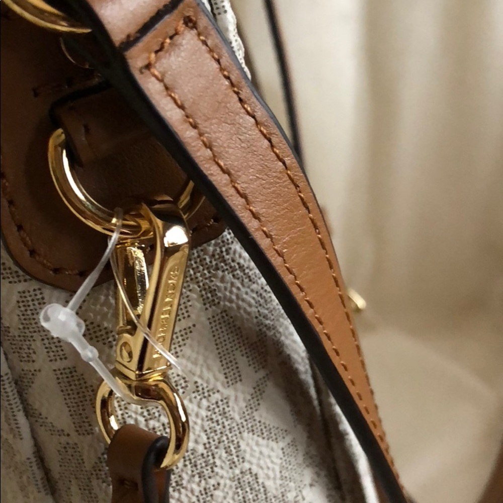 MK CROSSBODY MESSENGER BAG - Picture 6 of 7
